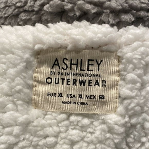 NEW Francesca's Cropped Sherpa Fuzzy Jacket - Picture 8 of 8